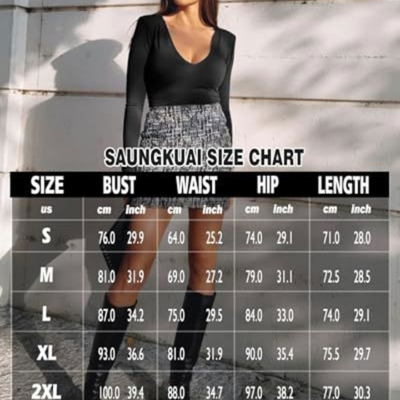 Sleek Black Long Sleeve Fitted Bodysuit - Picture 3 of 3